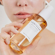 Laden Sie das Bild in den Galerie-Viewer, [Skin1004] Madagascar Centella Light Cleansing Oil
