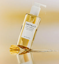 Laden Sie das Bild in den Galerie-Viewer, [Skin1004] Madagascar Centella Light Cleansing Oil
